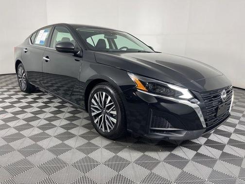 Black 2024 Nissan Altima 2.5 SV
