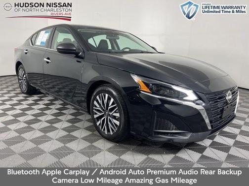 Black 2024 Nissan Altima 2.5 SV
