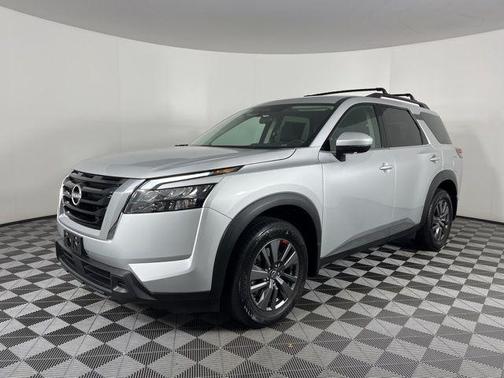 2023 Nissan Pathfinder SV