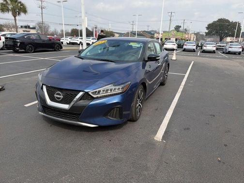 2023 Nissan Maxima SV