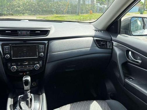 Brilliant Silver 2018 Nissan Rogue SV