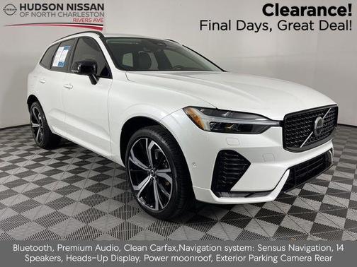 2023 Volvo XC60 B5 Ultimate Dark Theme