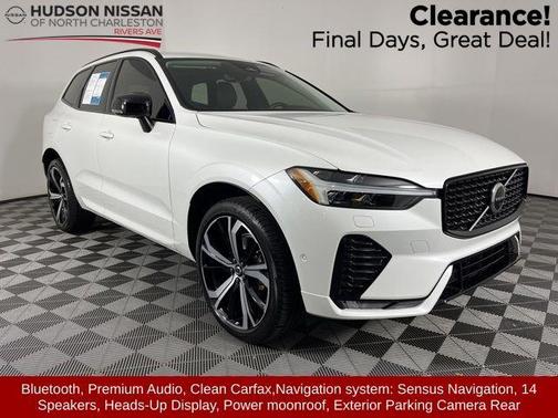 2023 Volvo XC60 B5 Ultimate Dark Theme