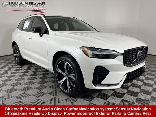 2023 Volvo XC60 B5 Ultimate Dark Theme