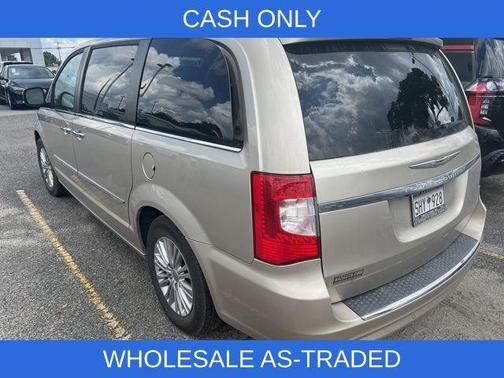 2015 Chrysler Town & Country Touring-L
