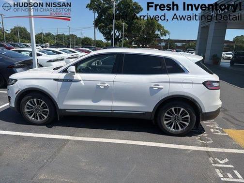 White Platinum Clearcoat Metallic 2019 Lincoln Nautilus Select