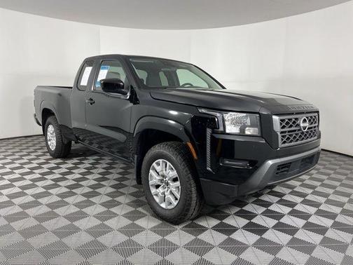 Black 2023 Nissan Frontier SV