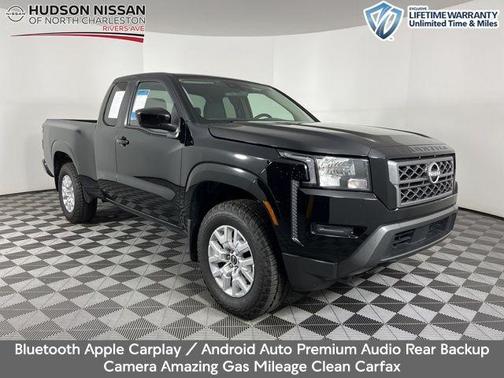 Black 2023 Nissan Frontier SV