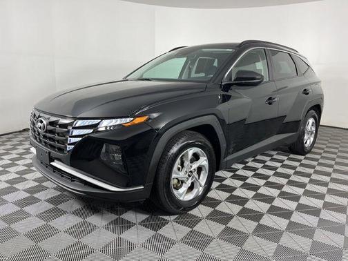 Black Pearl 2024 Hyundai TUCSON SEL
