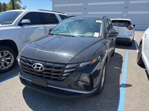 Black Pearl 2024 Hyundai TUCSON SEL