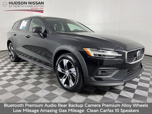 2025 Volvo V60 Cross Country B5 Plus