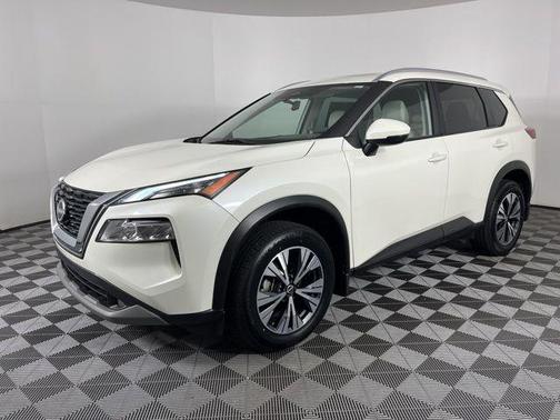 White 2022 Nissan Rogue SV