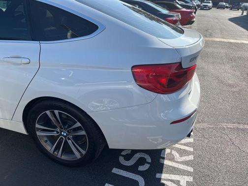 2017 BMW 330 Gran Turismo i xDrive