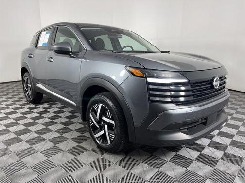 Gun Metallic 2025 Nissan Kicks SV