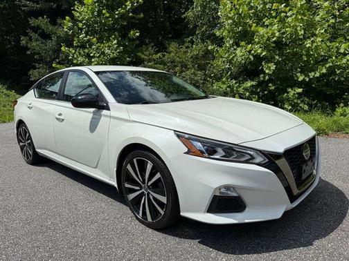2022 Nissan Altima 2.5 SR