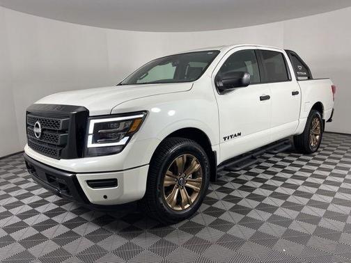 2024 Nissan Titan SV