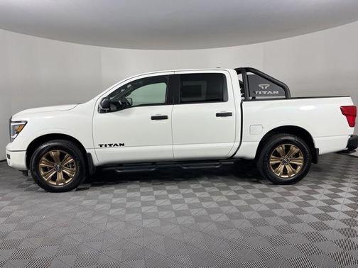 2024 Nissan Titan SV