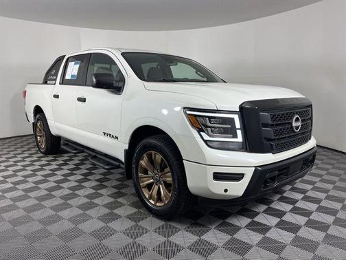 2024 Nissan Titan SV