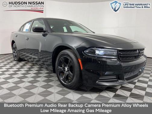 Pitch Black Clearcoat 2023 Dodge Charger SXT