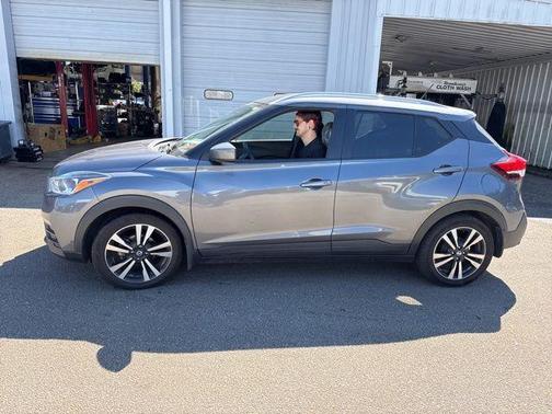 2020 Nissan Kicks SV