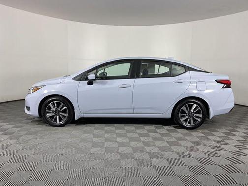2023 Nissan Versa 1.6 SV