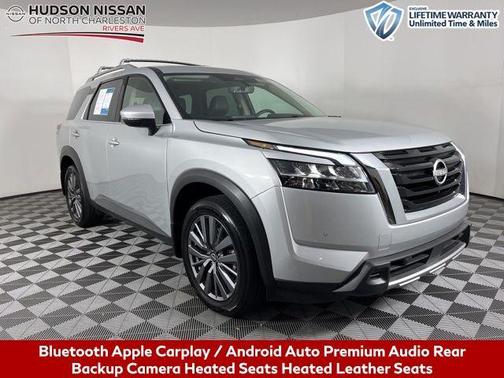 2024 Nissan Pathfinder SL