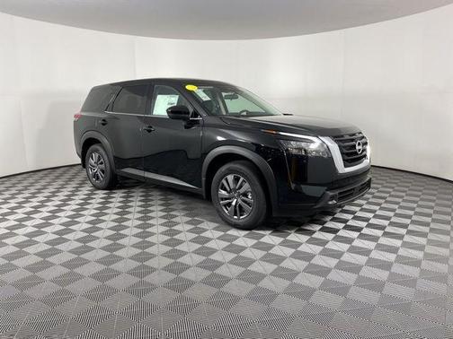 2025 Nissan Pathfinder S