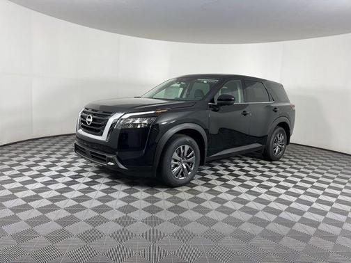 2025 Nissan Pathfinder S