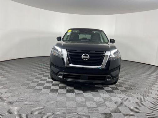 2025 Nissan Pathfinder S