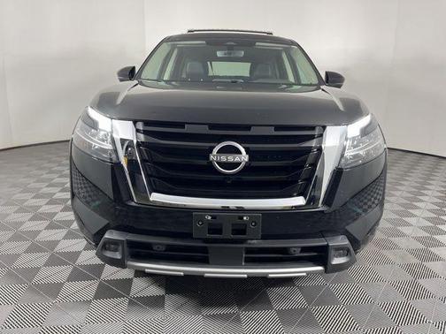 Black 2023 Nissan Pathfinder SL