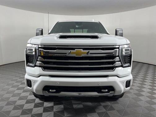 Summit White 2024 Chevrolet Silverado 2500 High Country