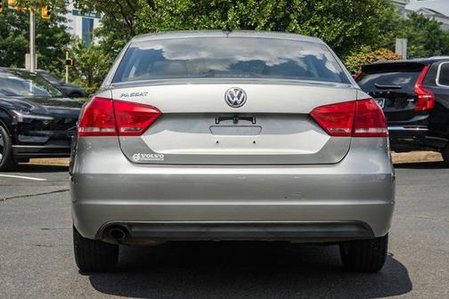 2014 Volkswagen Passat 2.5L Wolfsburg Edition