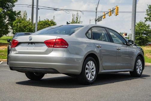 2014 Volkswagen Passat 2.5L Wolfsburg Edition