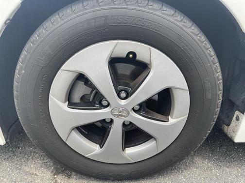 2013 Toyota Prius Three
