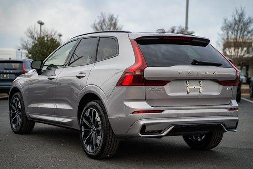 2026 Volvo XC60 B5 Plus
