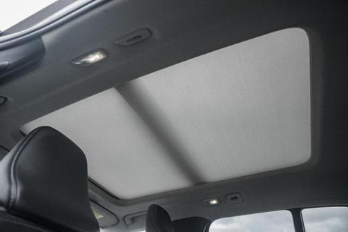 2024 Volvo XC40 B5 Plus Dark Theme