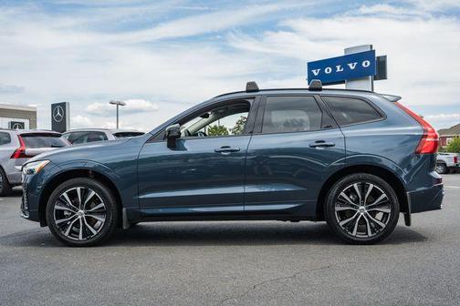 Denim Blue Metallic 2024 Volvo XC60 B5 Ultimate Dark Theme