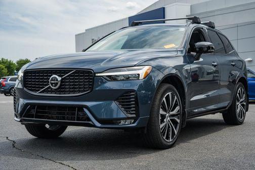 Denim Blue Metallic 2024 Volvo XC60 B5 Ultimate Dark Theme