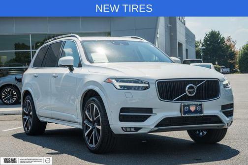 Ice White 2019 Volvo XC90 T6 Momentum