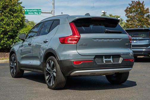 Thunder Grey Metallic 2023 Volvo XC40 B5 Plus Bright Theme