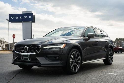2024 Volvo V60 Cross Country B5 Ultimate