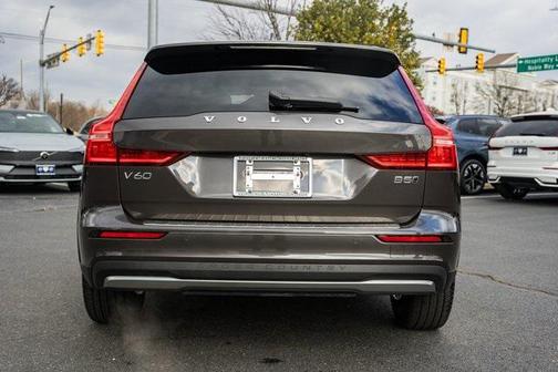 2024 Volvo V60 Cross Country B5 Ultimate