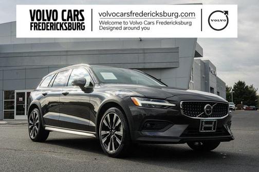 2024 Volvo V60 Cross Country B5 Ultimate