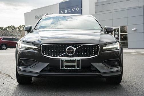2024 Volvo V60 Cross Country B5 Ultimate
