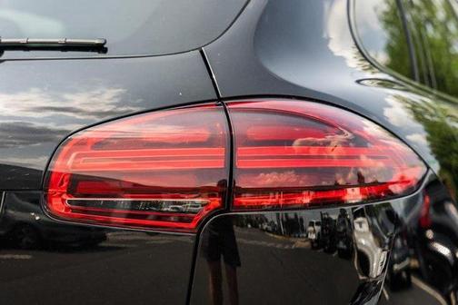 2017 Porsche Cayenne E-Hybrid S