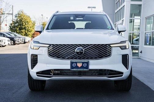 2025 Volvo XC90 B5 Plus 7-Seater