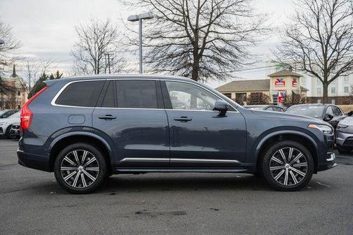 2024 Volvo XC90 B6 Plus Bright Theme 7-Seater