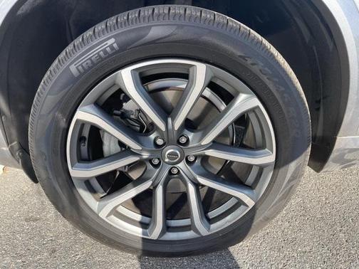 2018 Volvo XC90 T6 Momentum