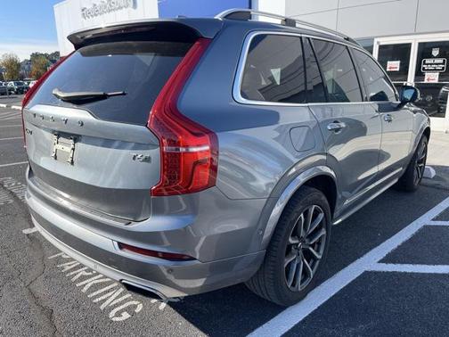 2018 Volvo XC90 T6 Momentum