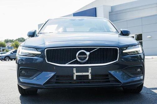 2021 Volvo S60 T5 Momentum